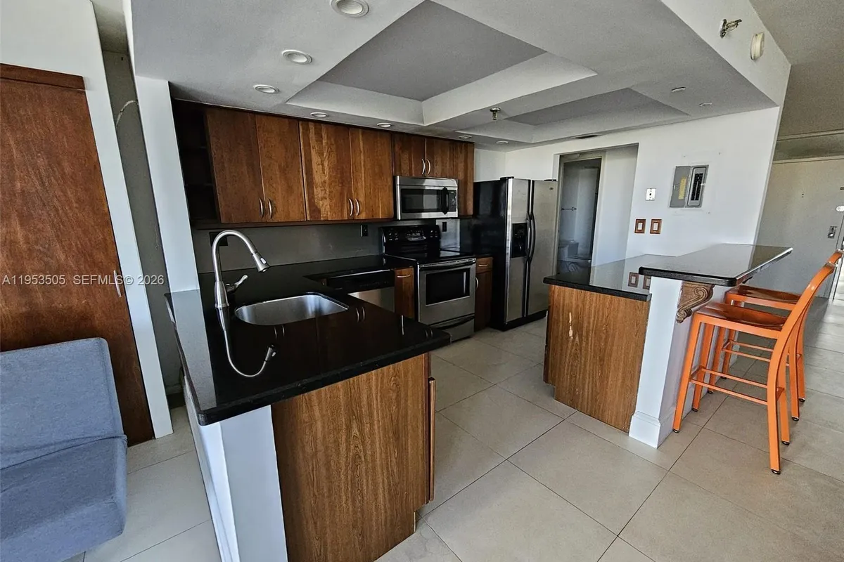 2401 Collins Ave # 609, Miami Beach FL 33140