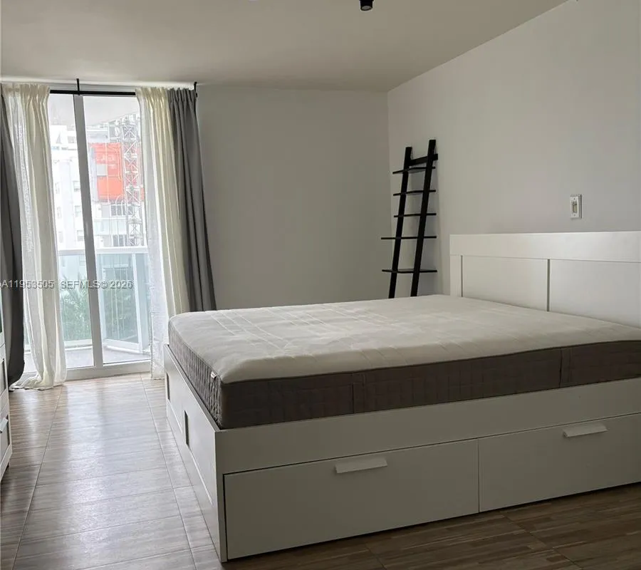 2401 Collins Ave # 609, Miami Beach FL 33140