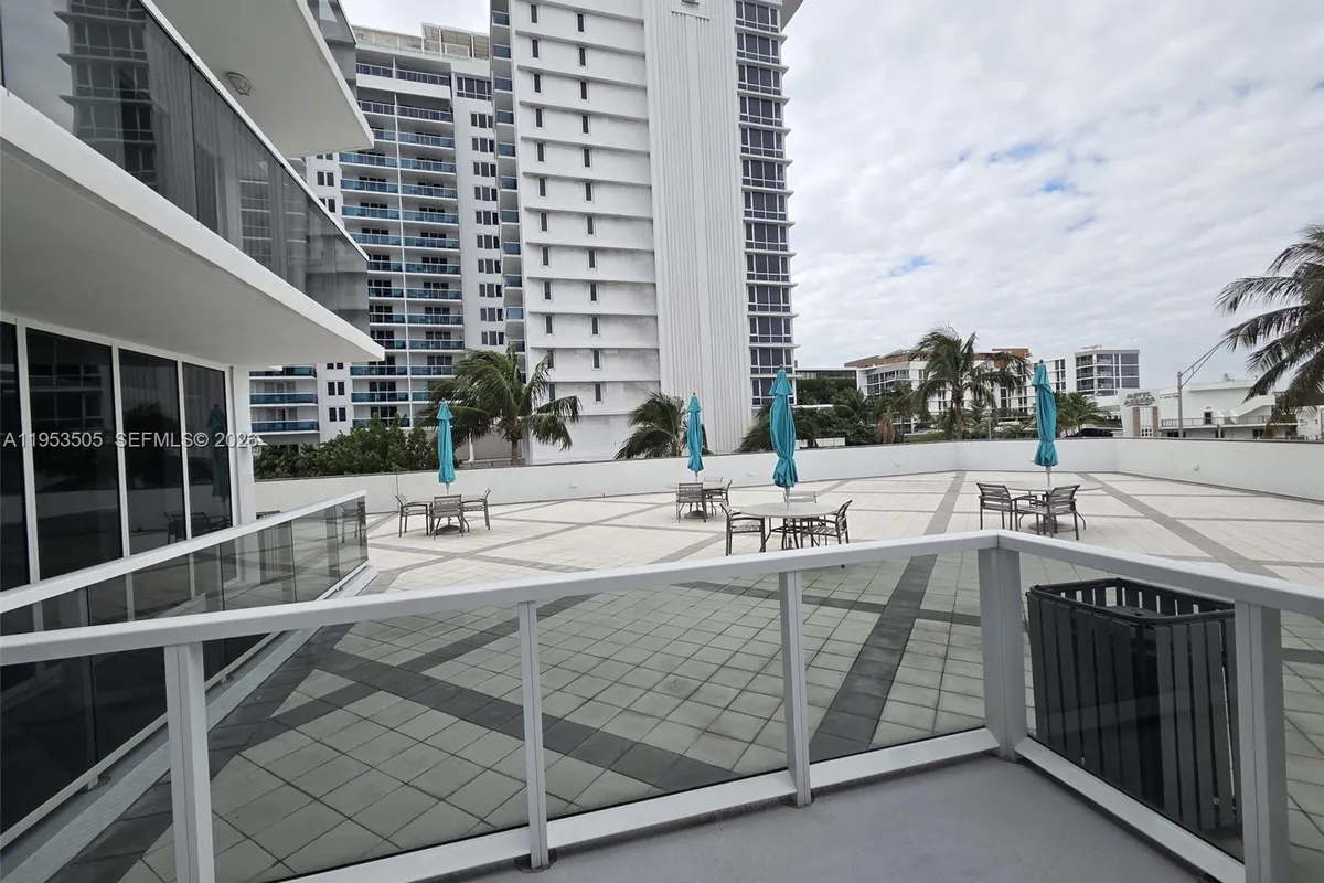 2401 Collins Ave # 609, Miami Beach FL 33140