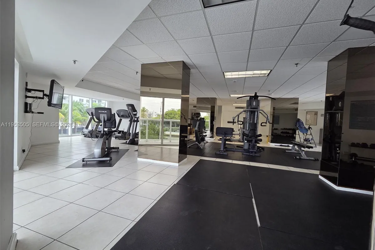 2401 Collins Ave # 609, Miami Beach FL 33140