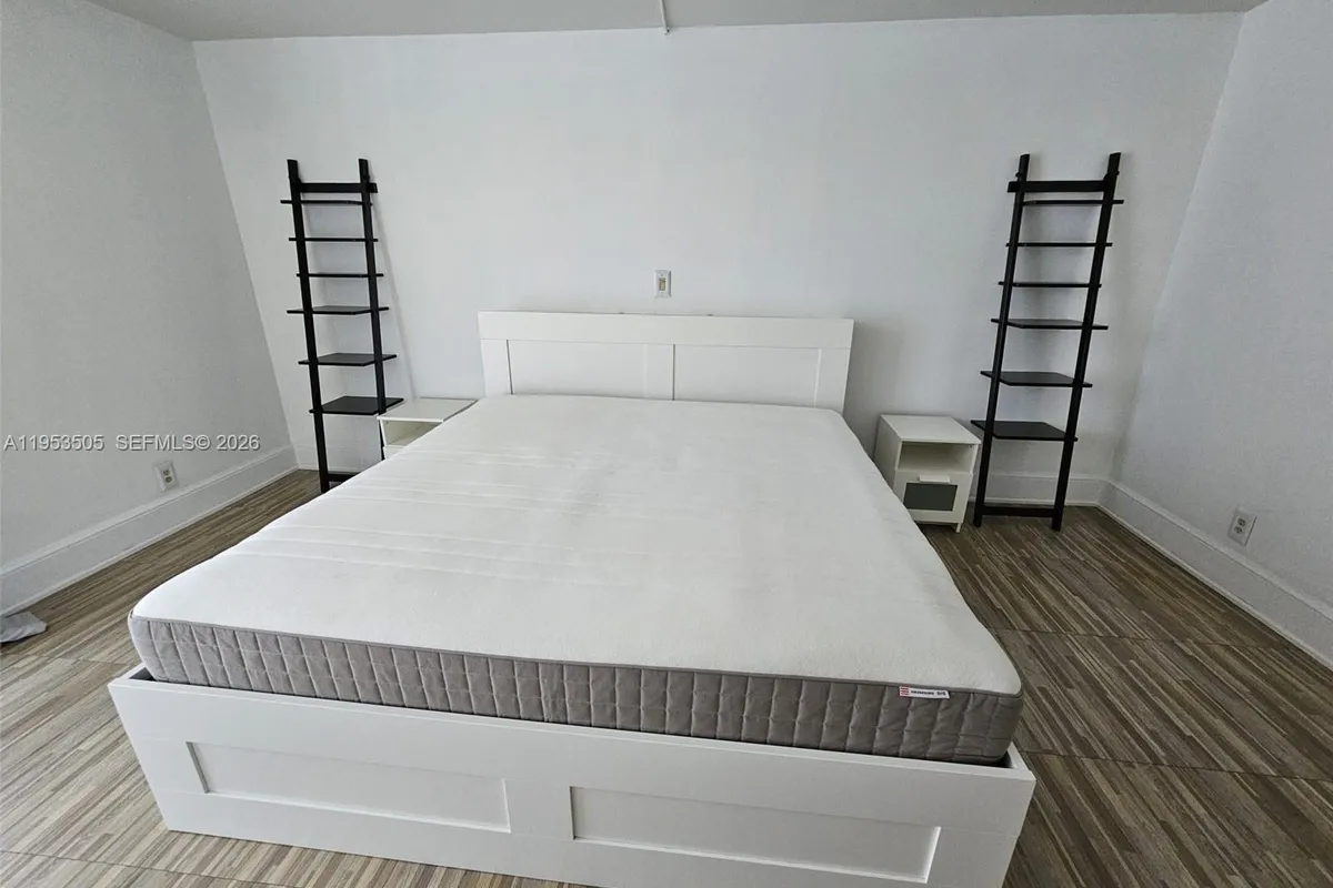 2401 Collins Ave # 609, Miami Beach FL 33140