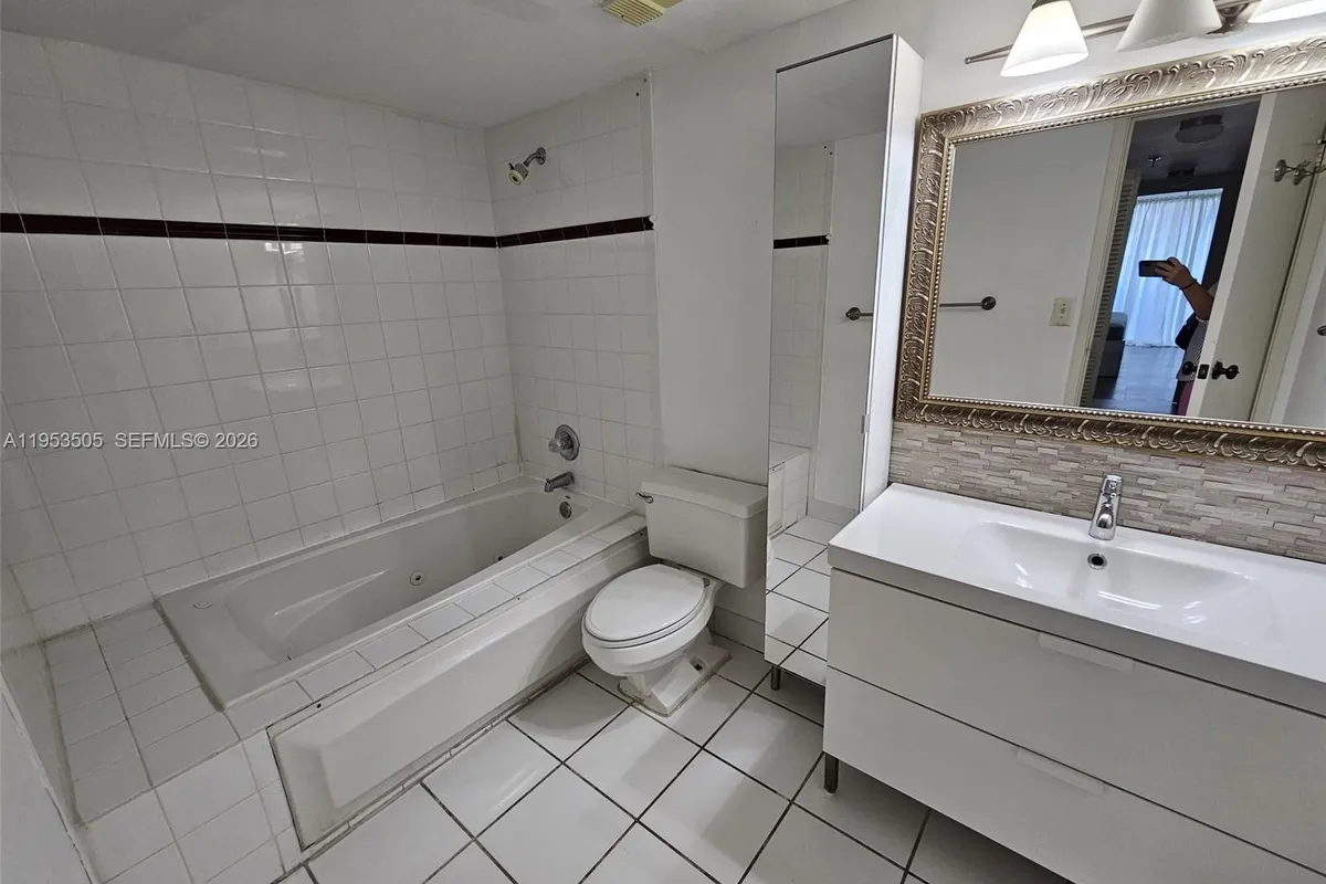 2401 Collins Ave # 609, Miami Beach FL 33140