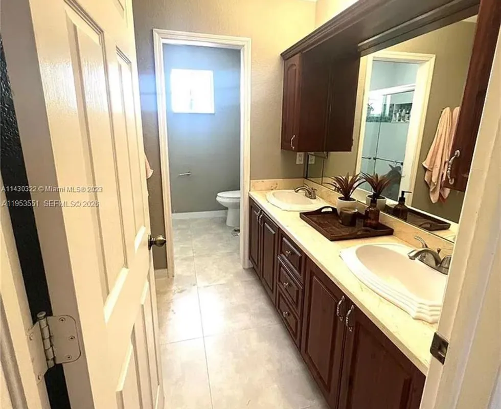 9455 NW 114th Ln # 8, Hialeah Gardens FL 33018