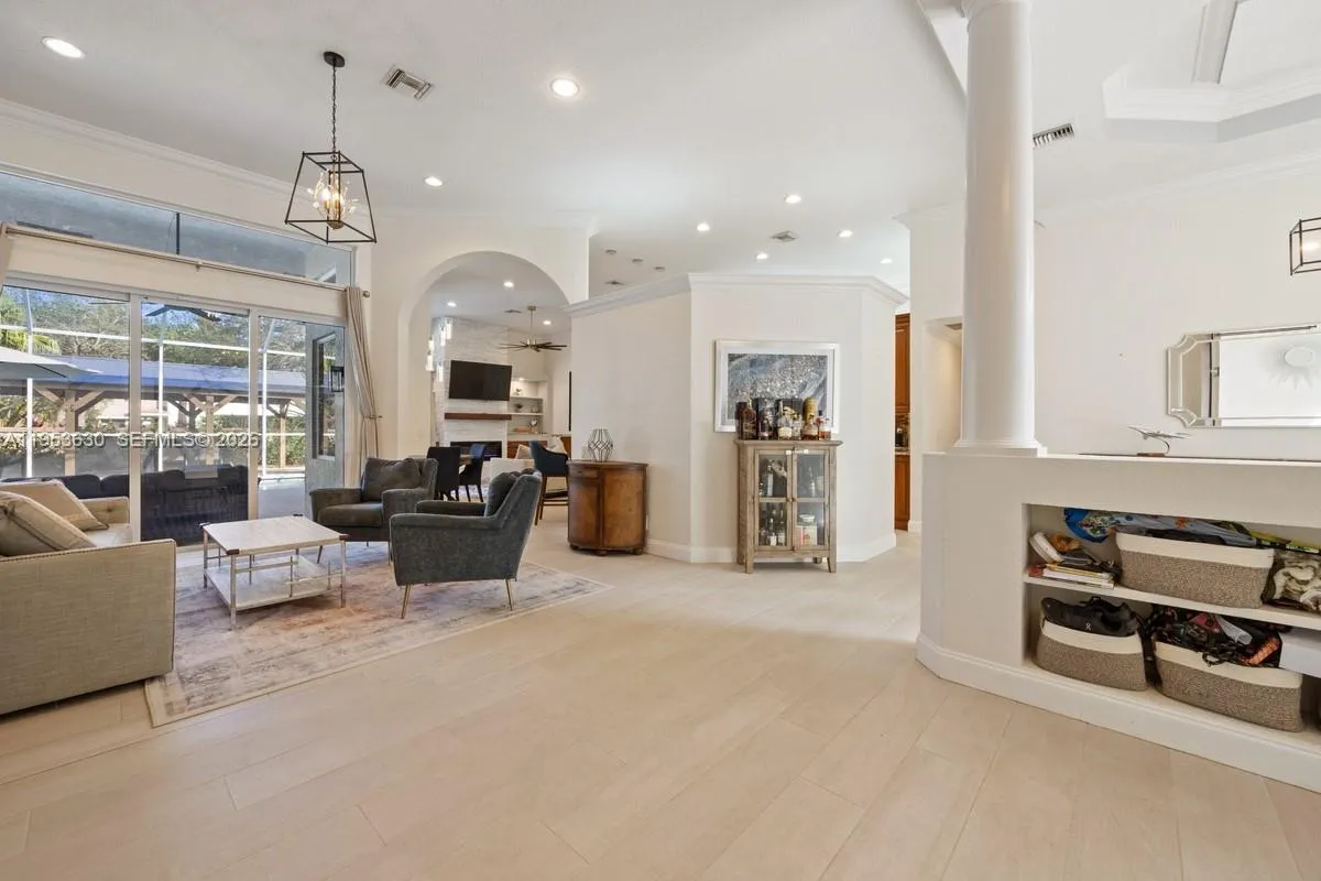 12123 NW 10th Mnr, Coral Springs FL 33071