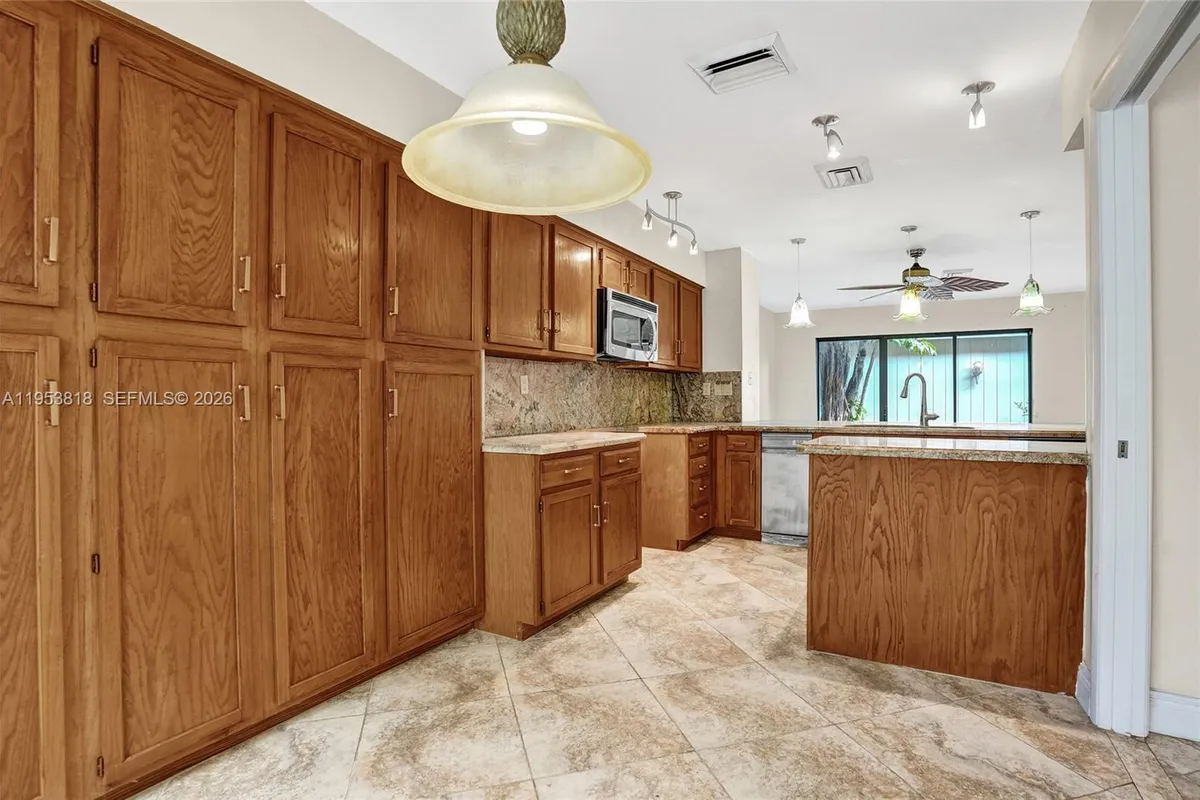 17115 Bay St, Jupiter FL 33477