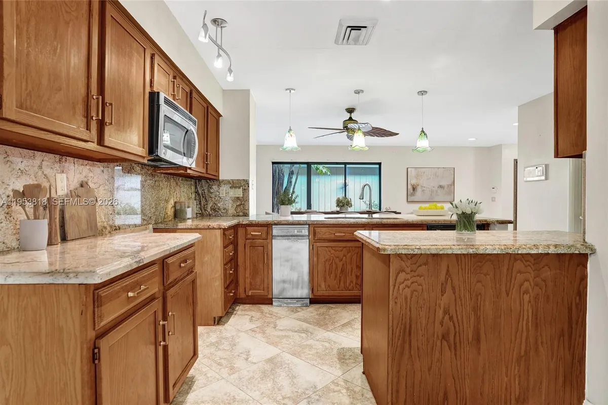 17115 Bay St, Jupiter FL 33477