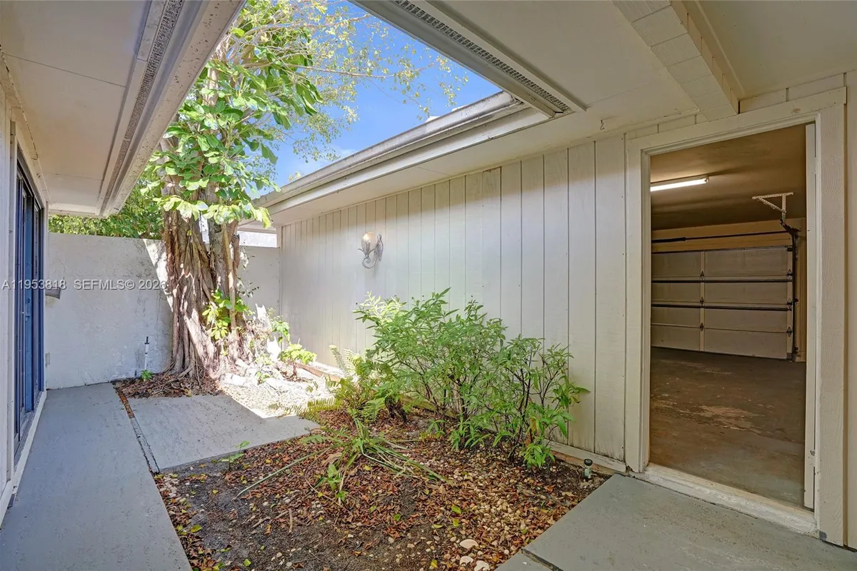 17115 Bay St, Jupiter FL 33477