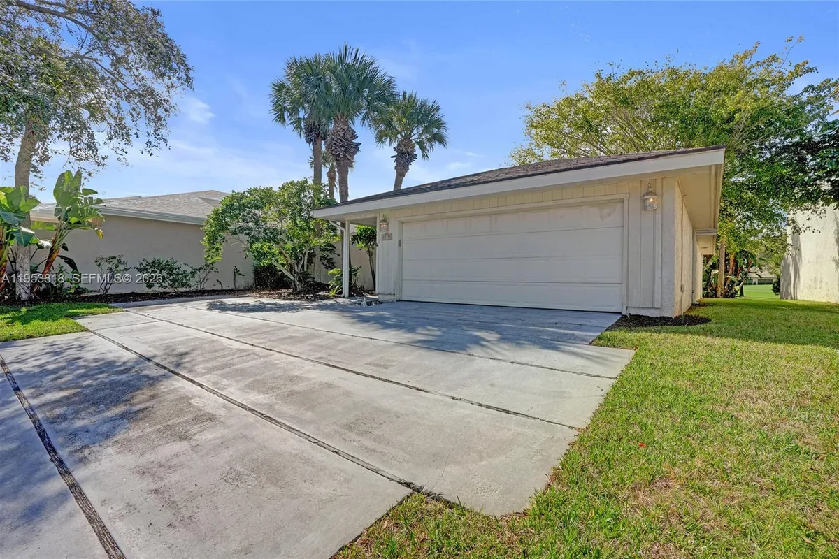 17115 Bay St, Jupiter FL 33477