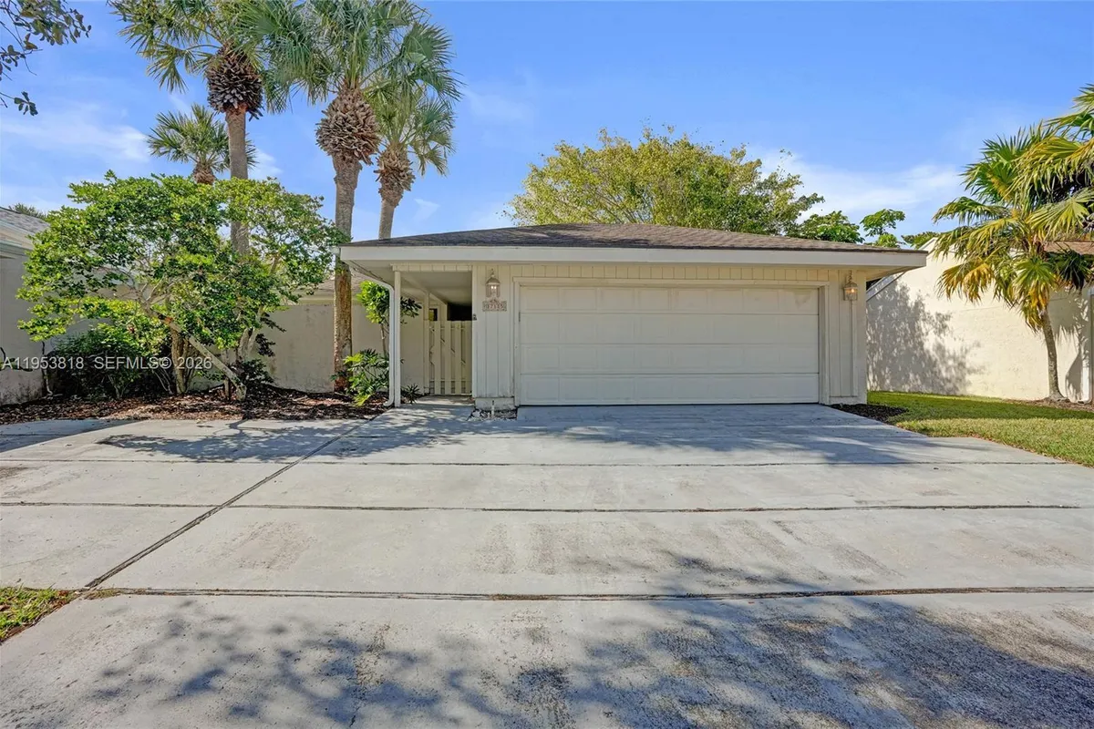 17115 Bay St, Jupiter FL 33477