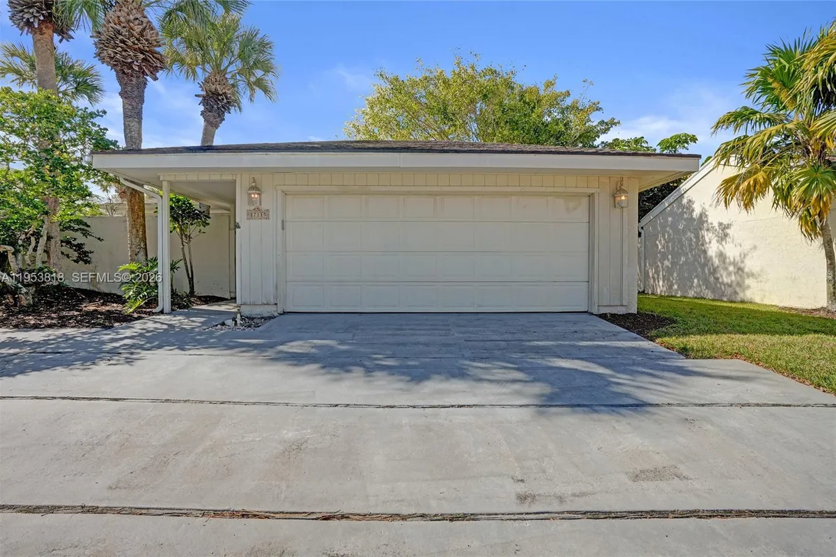 17115 Bay St, Jupiter FL 33477