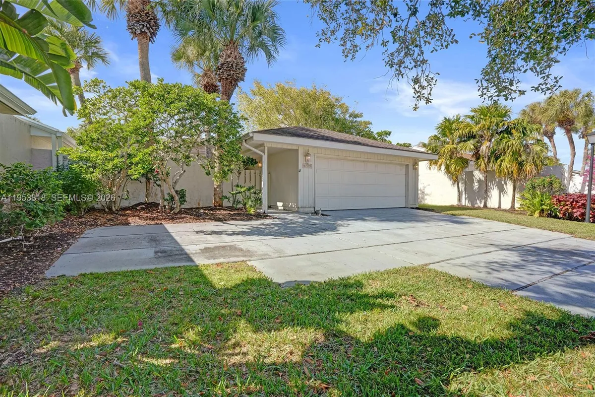 17115 Bay St, Jupiter FL 33477