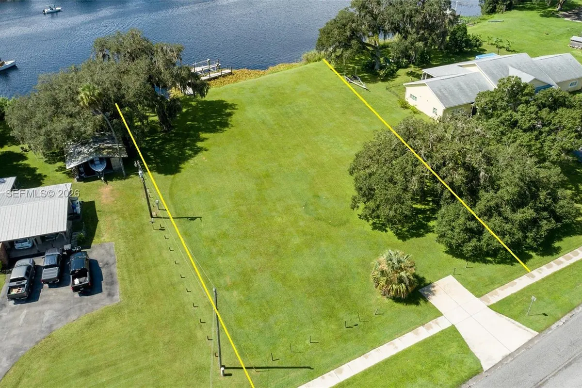 395 Old County Road 78, La Belle FL 33935