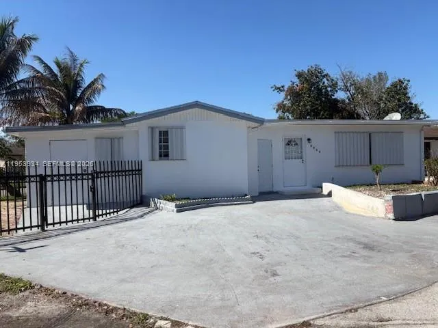 2993 NW 191st Ter, Miami Gardens FL 33056