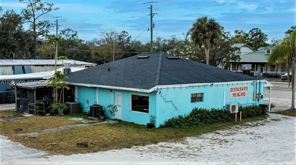 415 S Main St., La Belle FL 33935