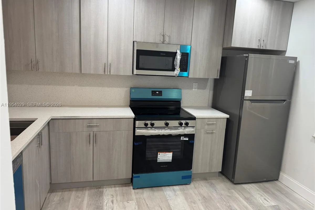 3940 Inverrary Blvd # A, Lauderhill FL 33319