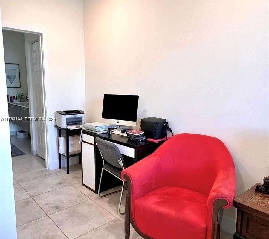 6420 NW 102nd Path # 304, Doral FL 33178