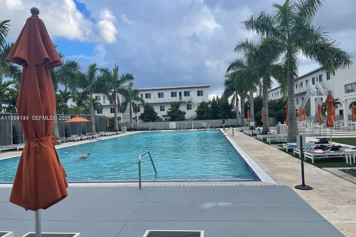 6420 NW 102nd Path # 304, Doral FL 33178