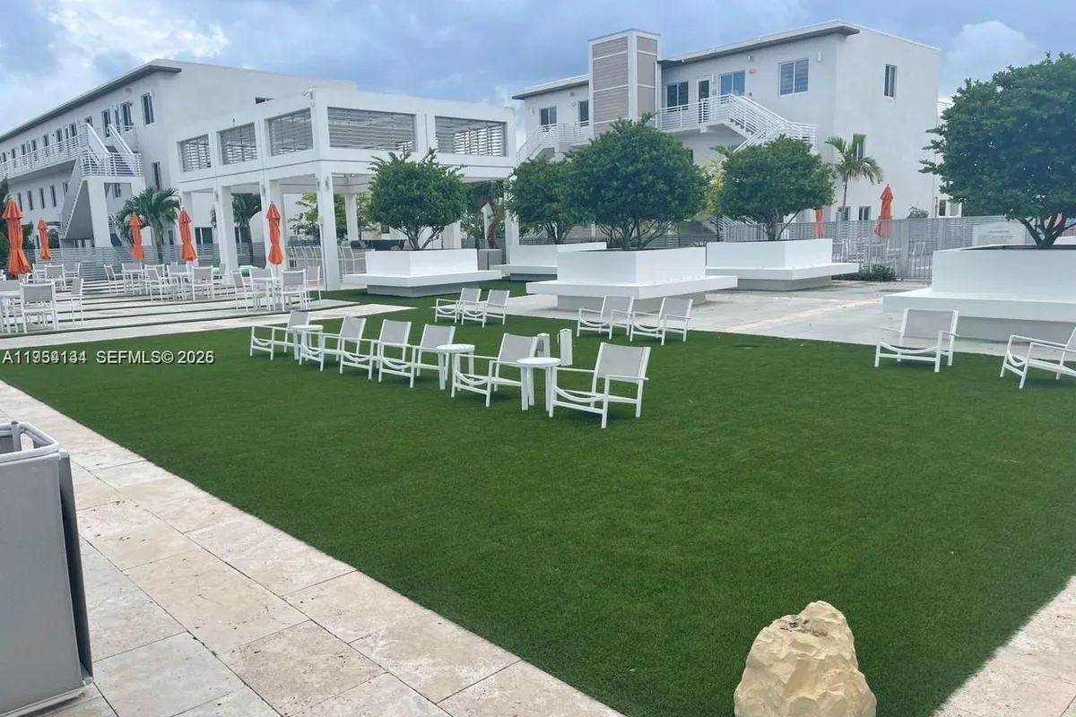 6420 NW 102nd Path # 304, Doral FL 33178