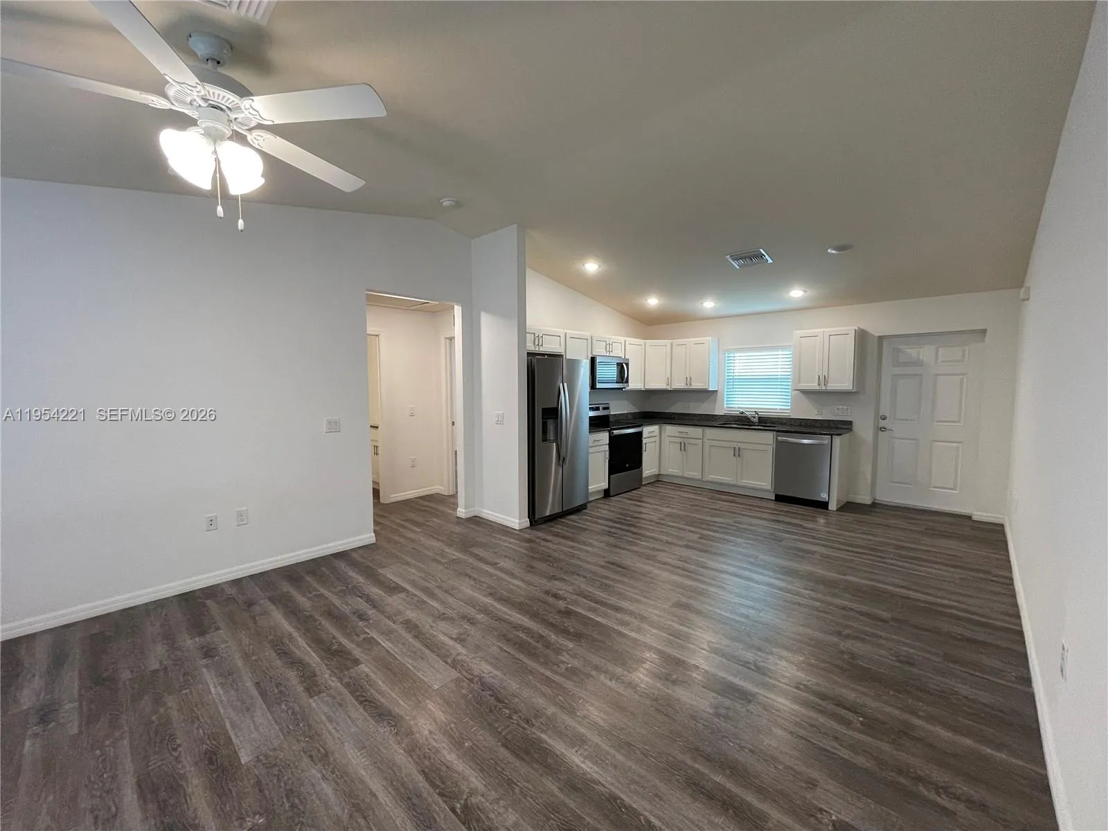 131 Carousel Ave., La Belle FL 33935