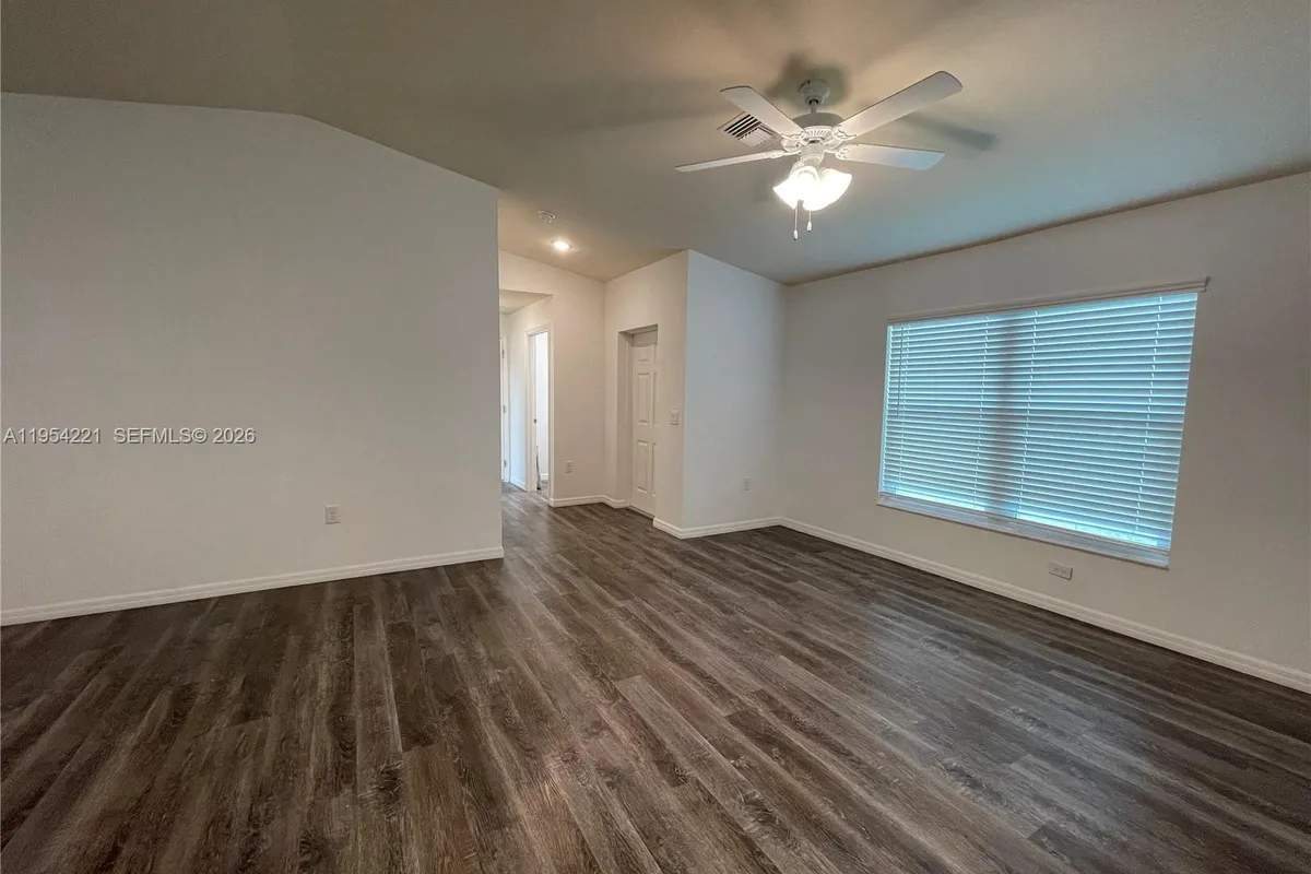 131 Carousel Ave., La Belle FL 33935