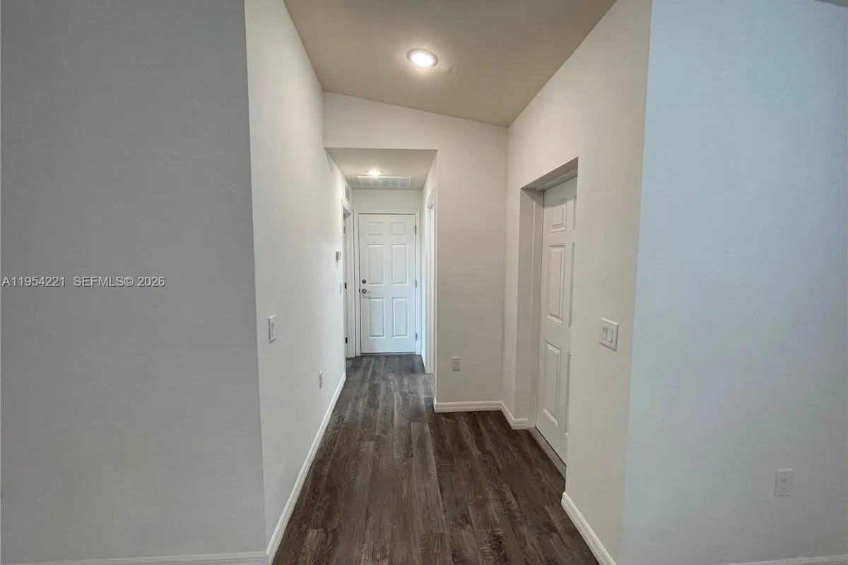 131 Carousel Ave., La Belle FL 33935