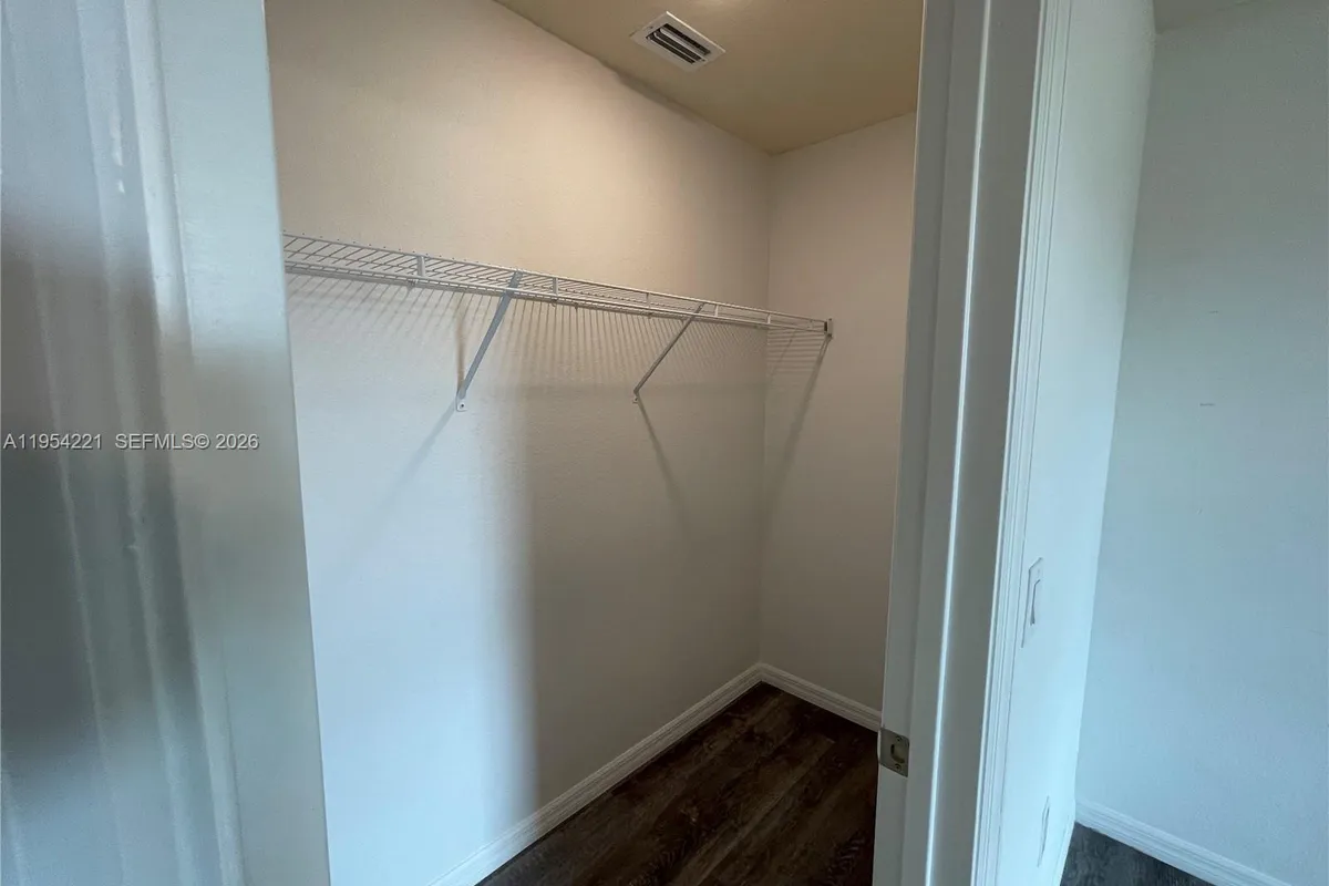 131 Carousel Ave., La Belle FL 33935