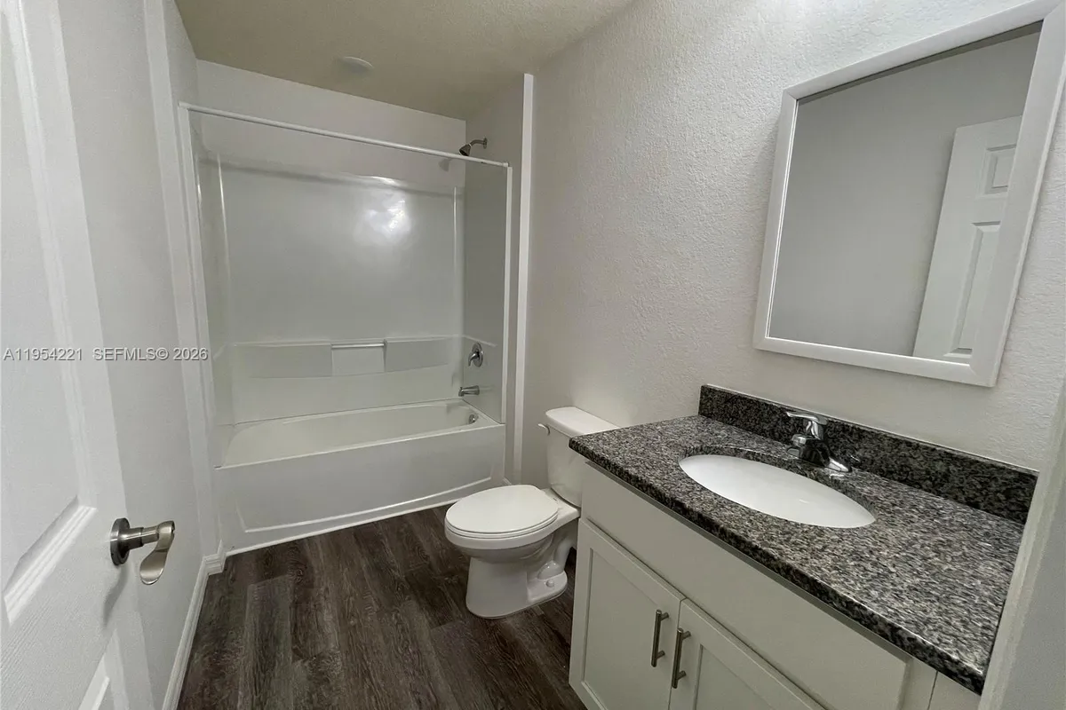 131 Carousel Ave., La Belle FL 33935