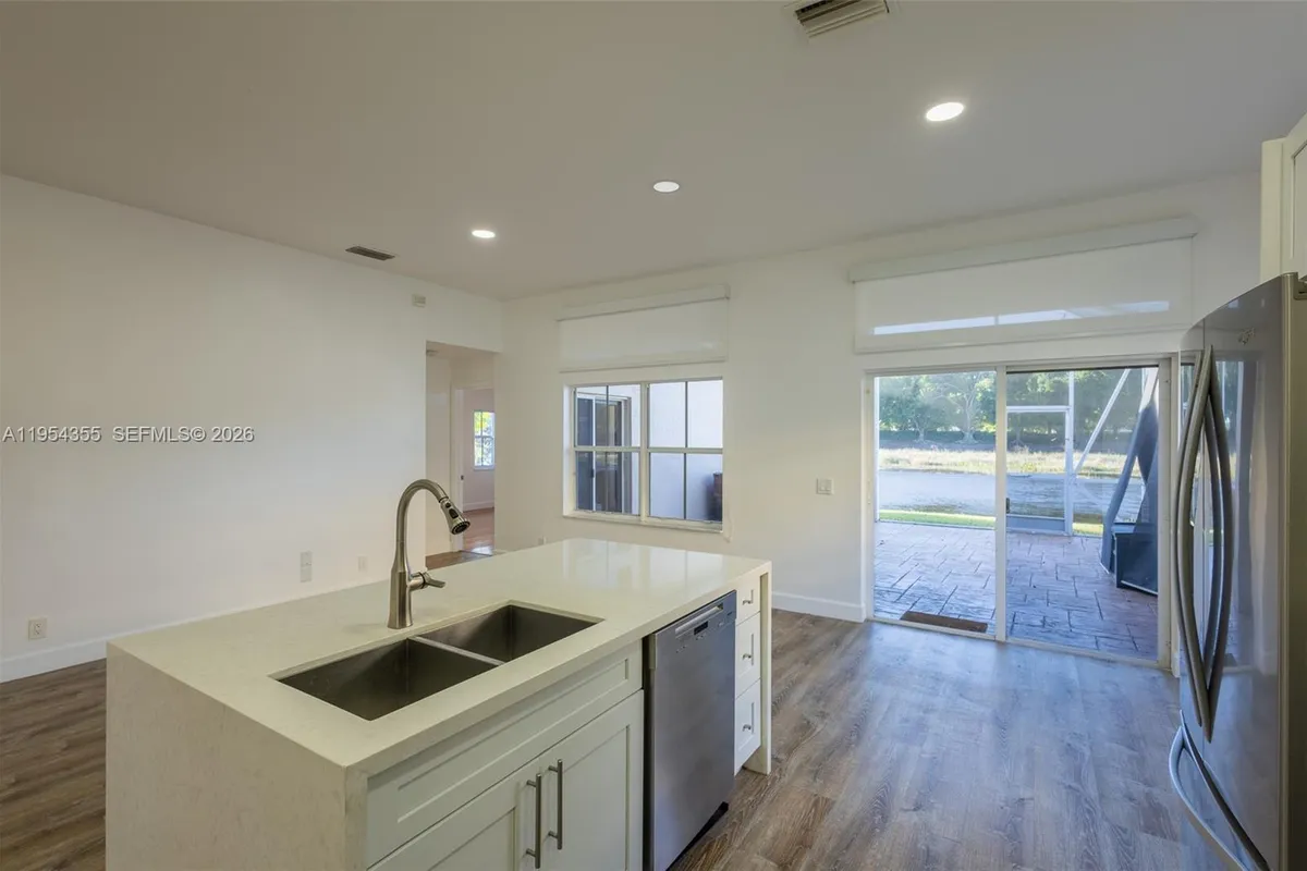 825 Tanglewood Cir, Weston FL 33327