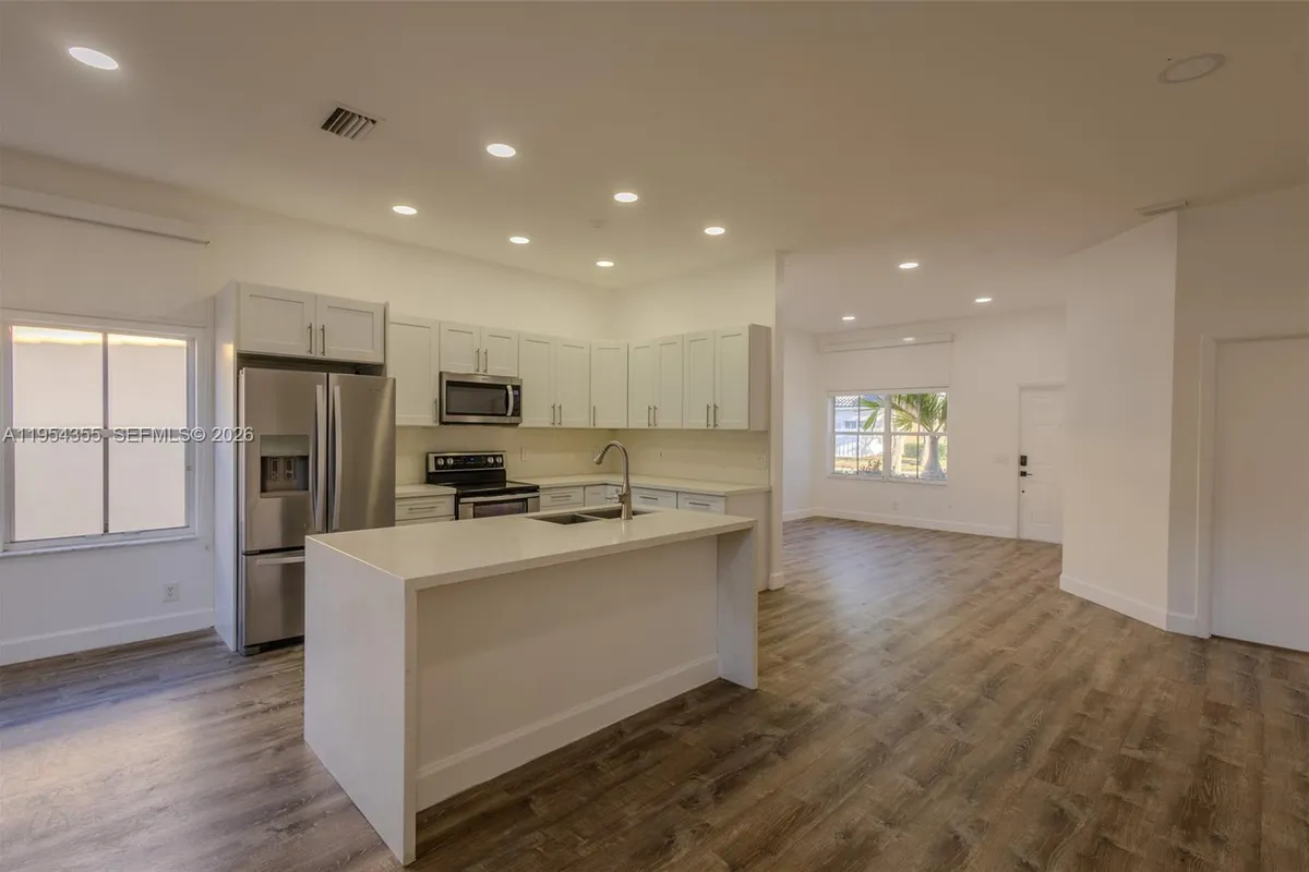 825 Tanglewood Cir, Weston FL 33327