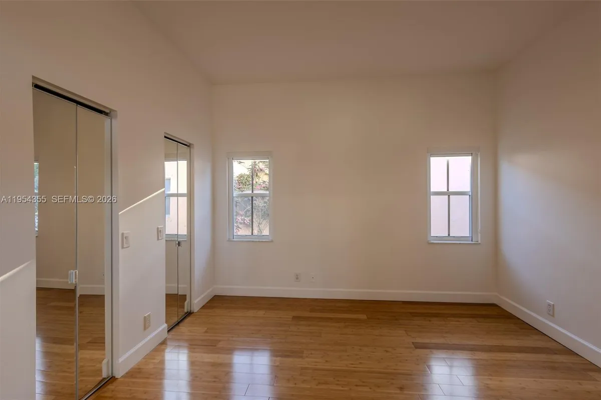 825 Tanglewood Cir, Weston FL 33327