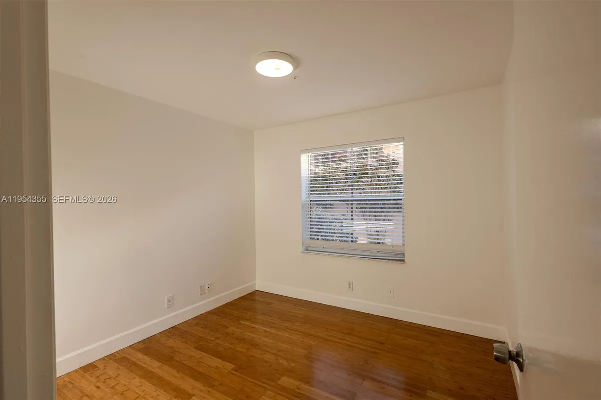 825 Tanglewood Cir, Weston FL 33327