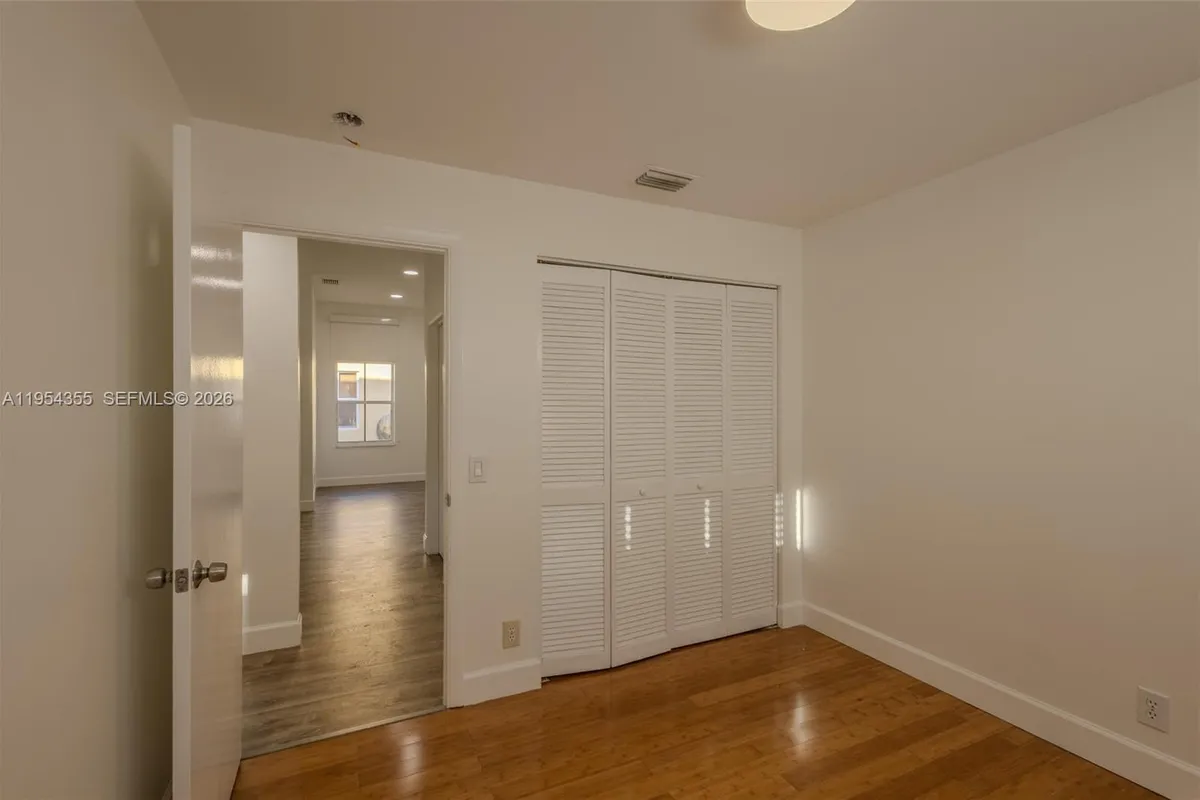 825 Tanglewood Cir, Weston FL 33327