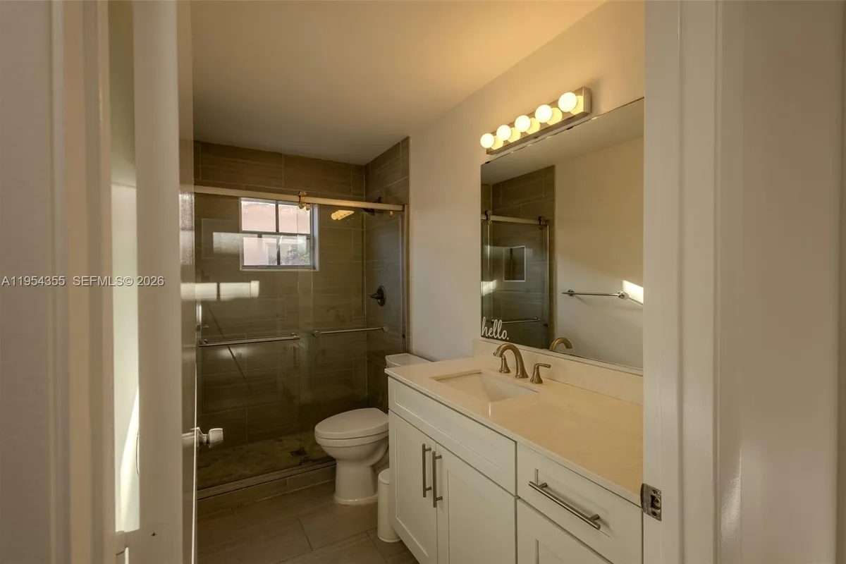 825 Tanglewood Cir, Weston FL 33327