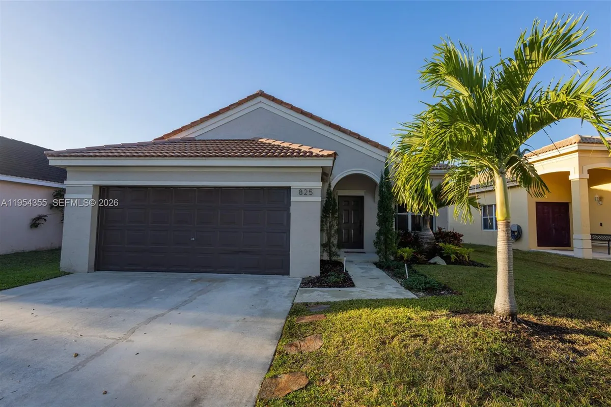 825 Tanglewood Cir, Weston FL 33327
