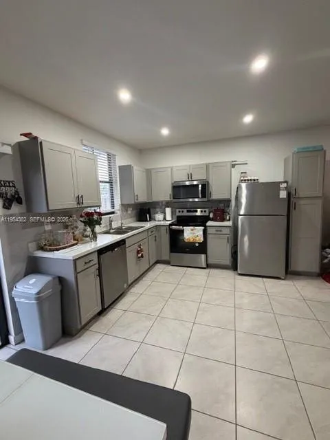 470 NE 12th St, Florida City FL 33034