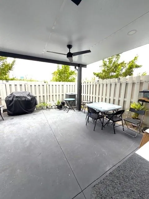 470 NE 12th St, Florida City FL 33034