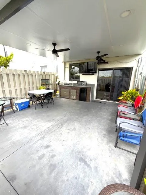 470 NE 12th St, Florida City FL 33034