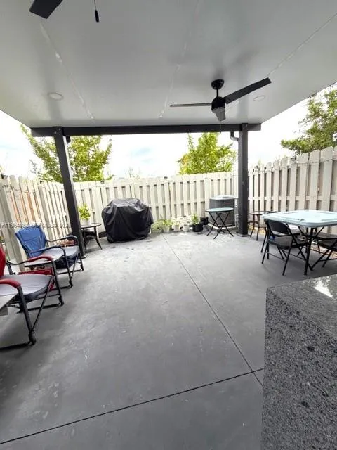 470 NE 12th St, Florida City FL 33034