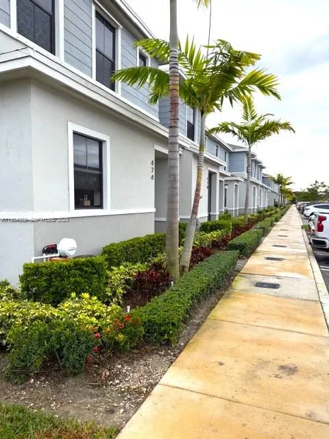 470 NE 12th St, Florida City FL 33034