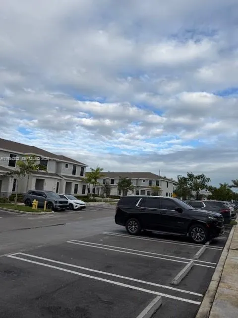 470 NE 12th St, Florida City FL 33034