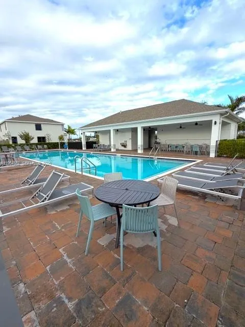 470 NE 12th St, Florida City FL 33034