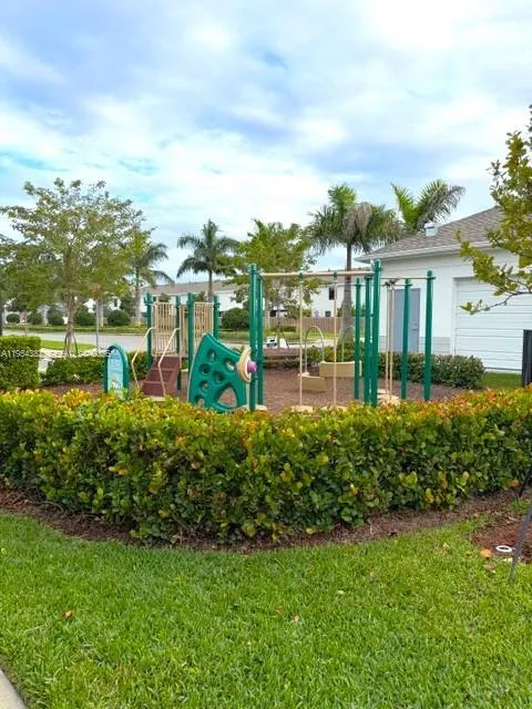 470 NE 12th St, Florida City FL 33034