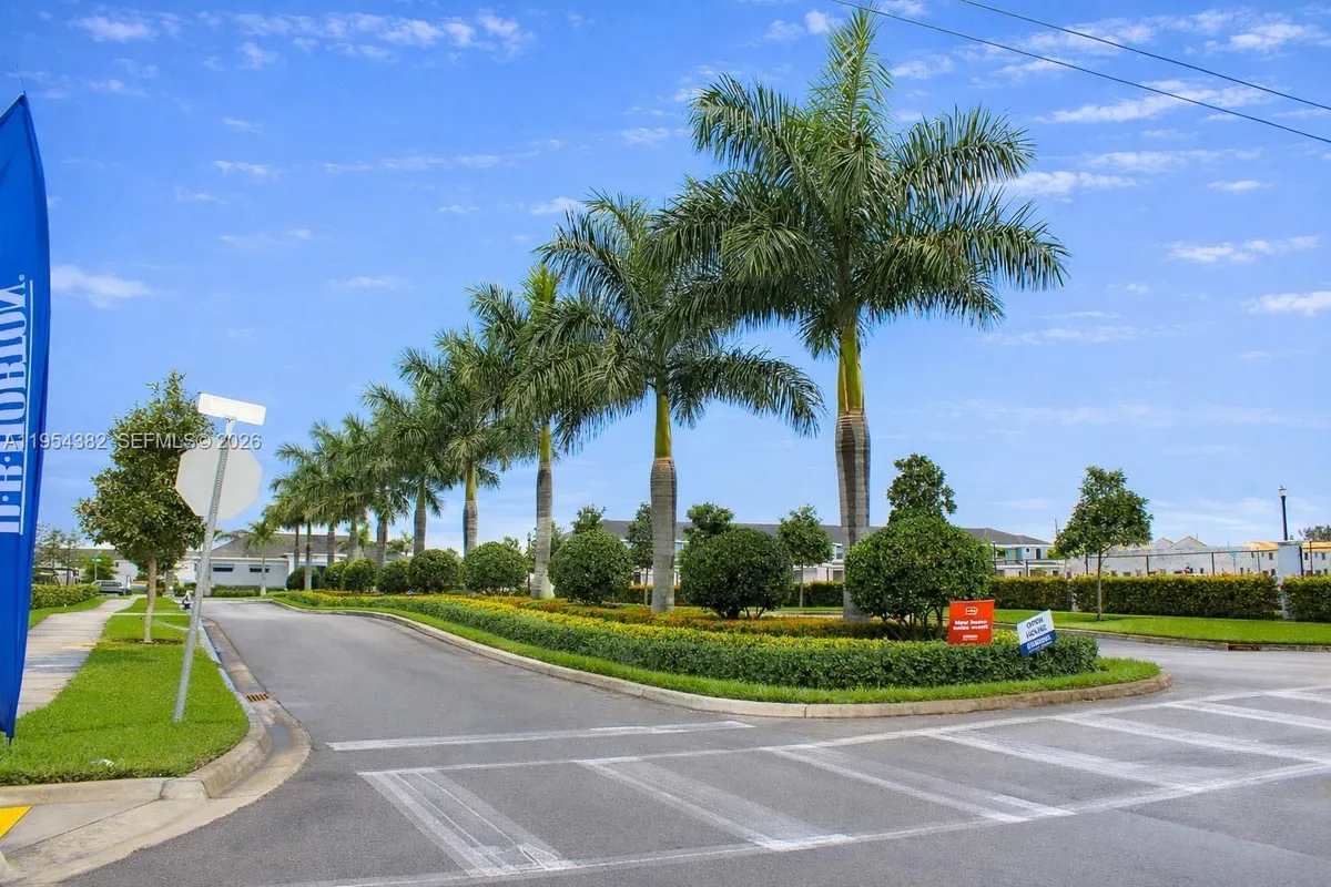 470 NE 12th St, Florida City FL 33034