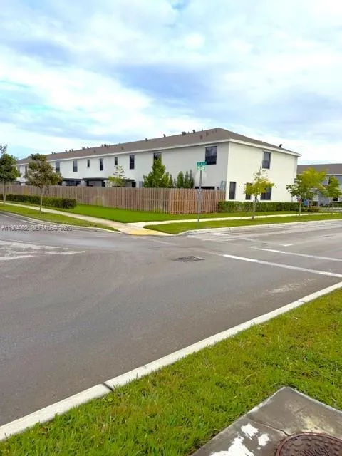 470 NE 12th St, Florida City FL 33034