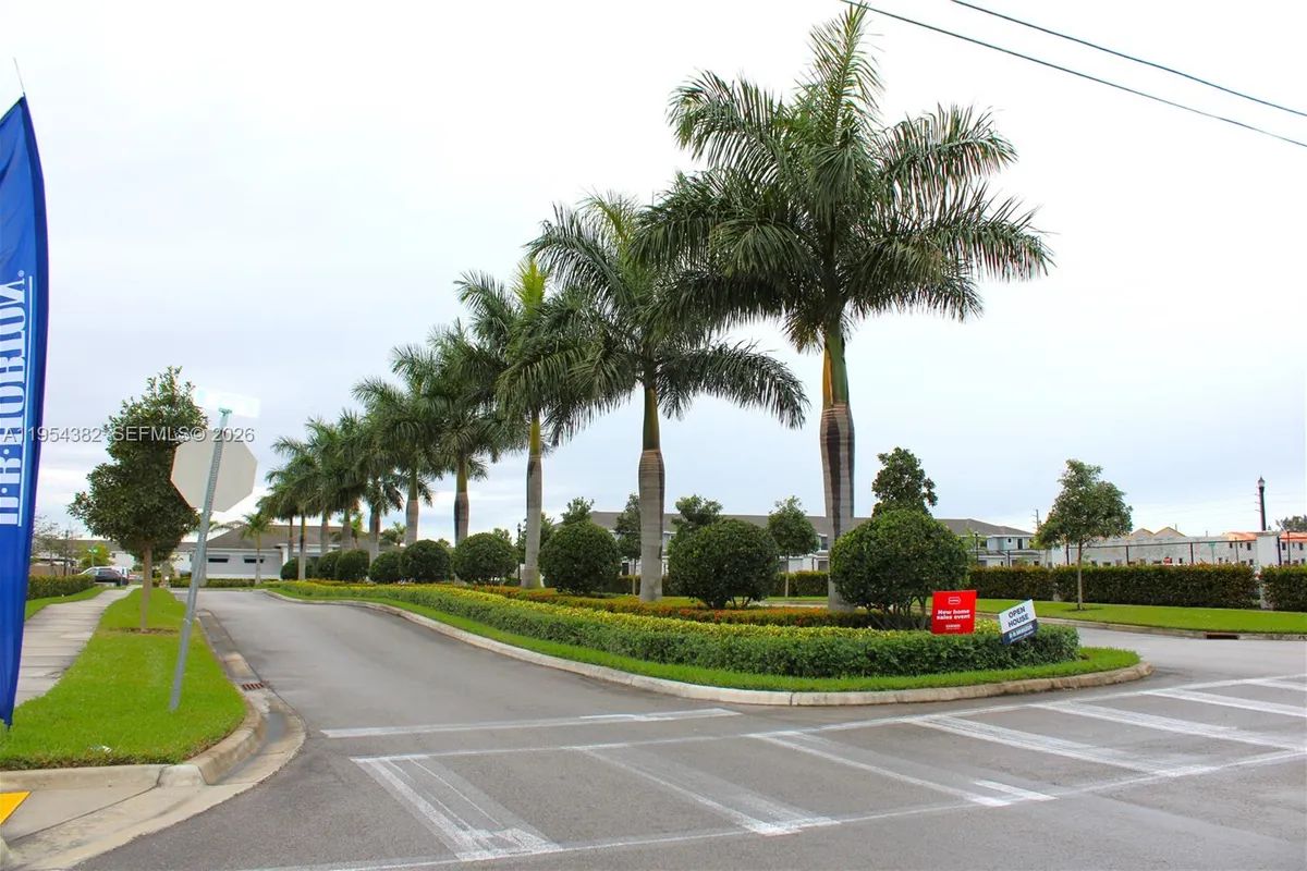 470 NE 12th St, Florida City FL 33034