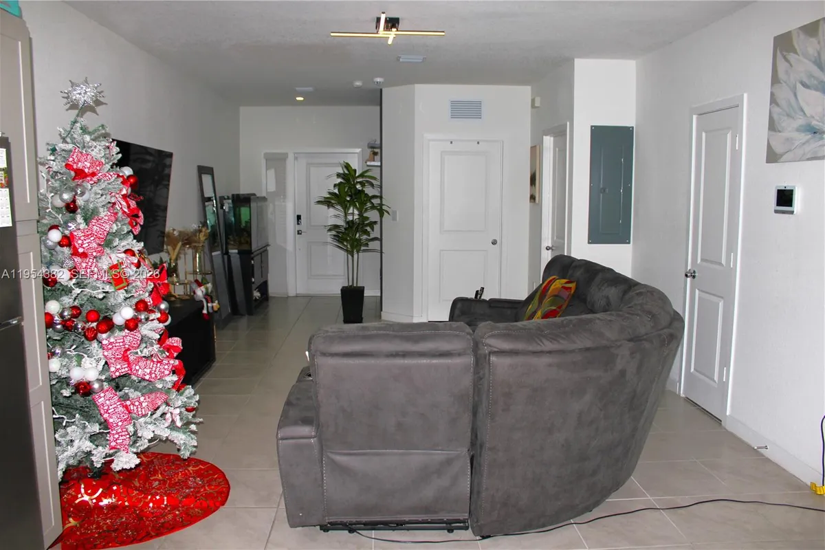 470 NE 12th St, Florida City FL 33034