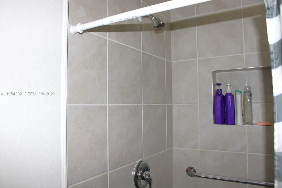 470 NE 12th St, Florida City FL 33034