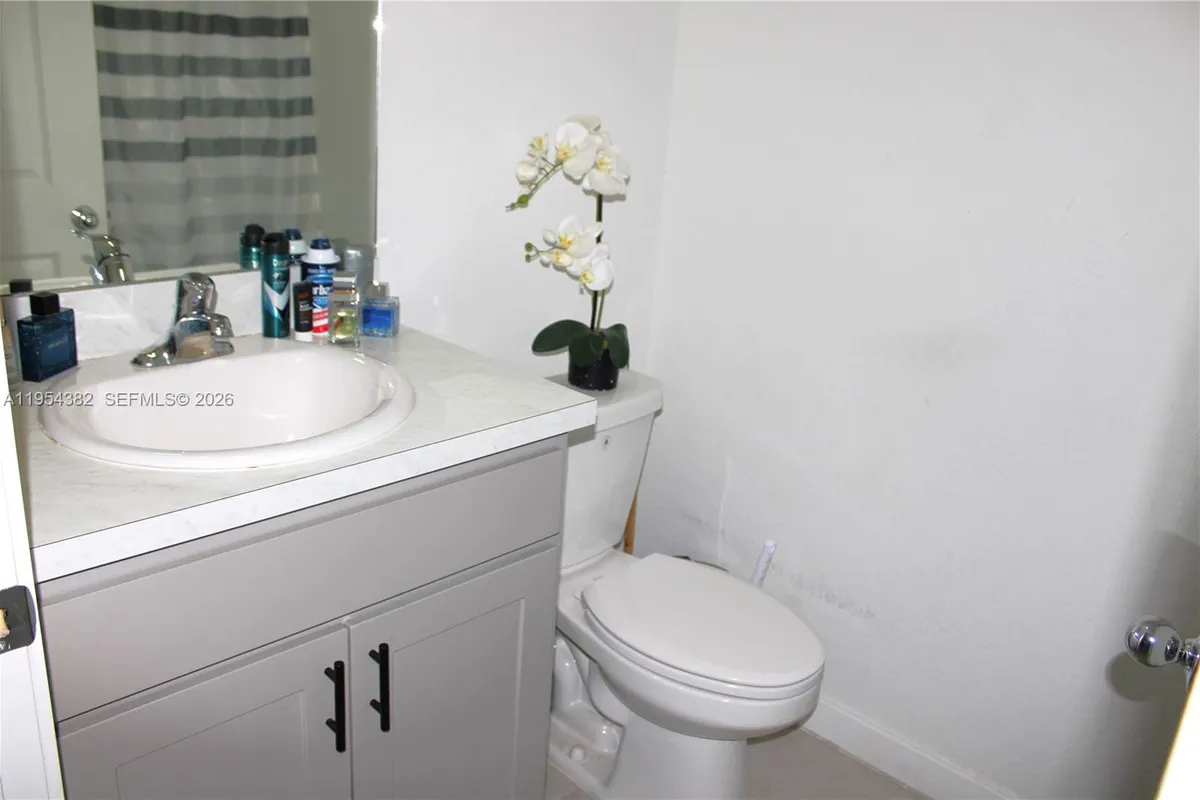 470 NE 12th St, Florida City FL 33034