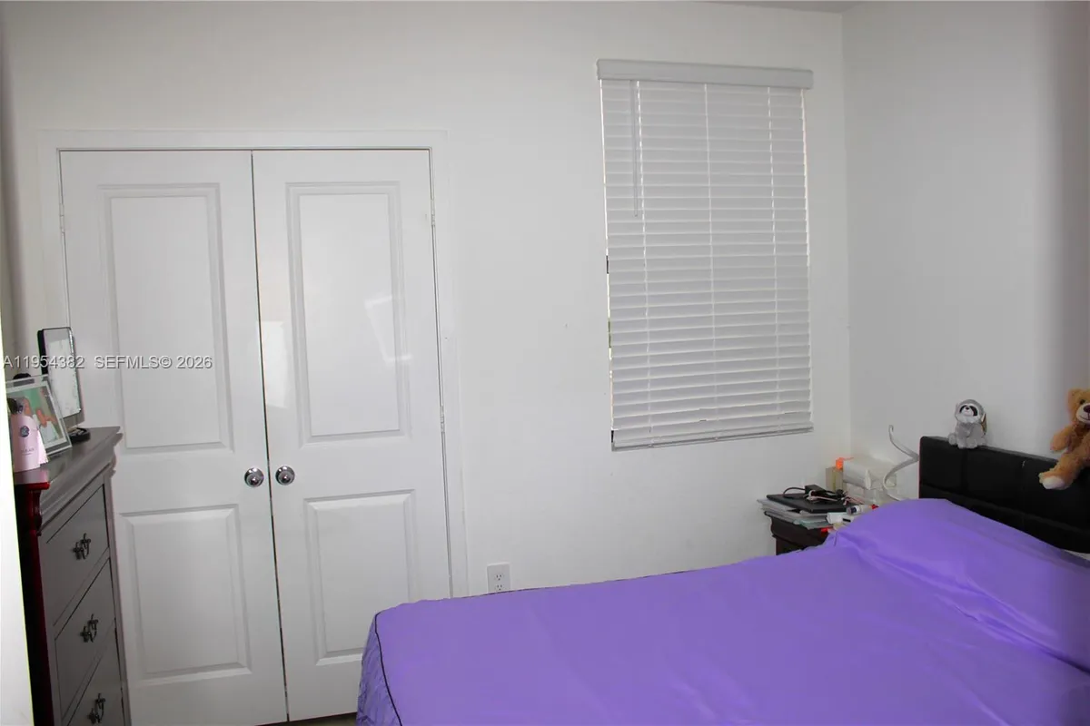 470 NE 12th St, Florida City FL 33034