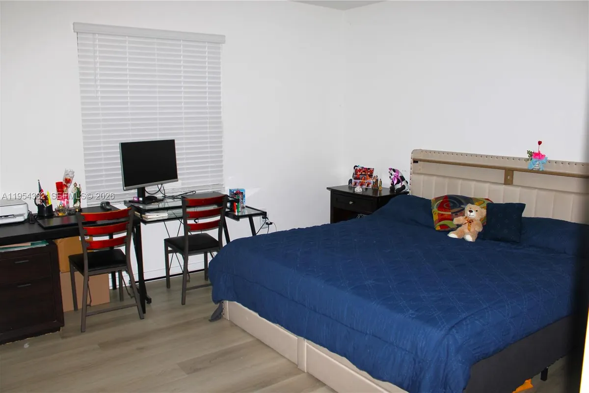 470 NE 12th St, Florida City FL 33034